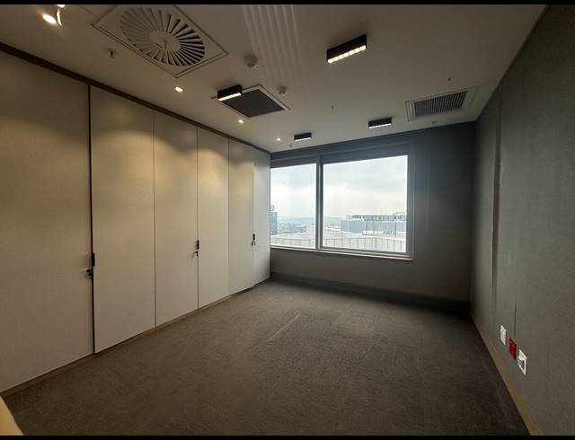 552M² OFFICE TO LET IN SANDTON CENTRAL